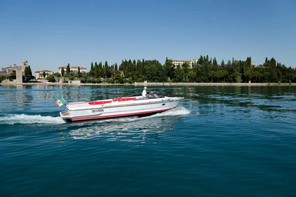 Private tour with skipper from Garda: Punta San Vigilio and the Sirmione Peninsula 5